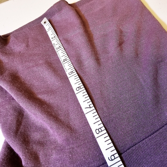 Vintage 80s Lavender Turtleneck Acrylic Medium - Picture 9 of 11
